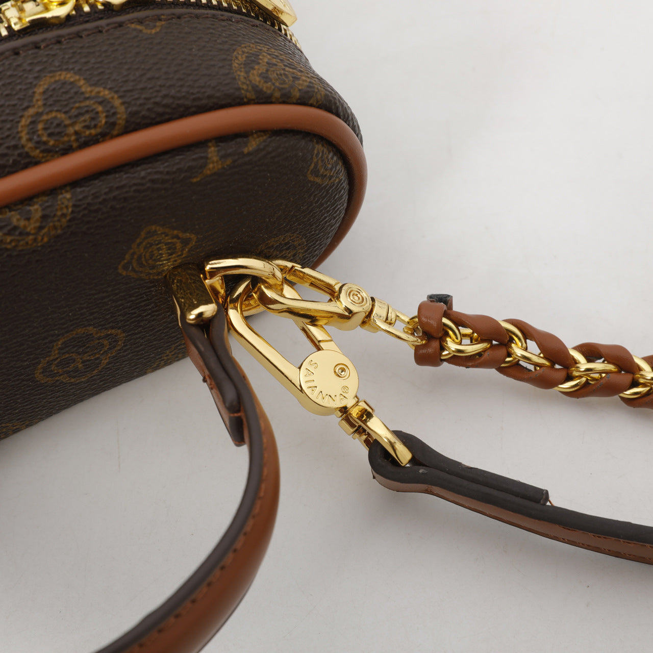 Trendy Retro Small Square Women’s Handbag (White)